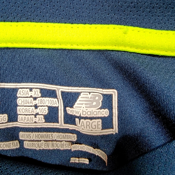 New balance running tshirt, size large - Picture 3 of 6